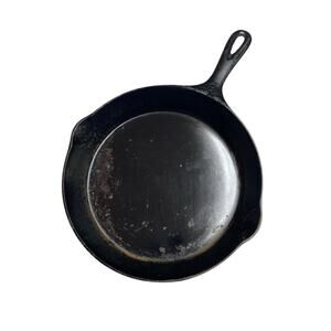 Vintage Wagner Ware Sydney O #8 Cast Iron Skillet 1358D- 10"